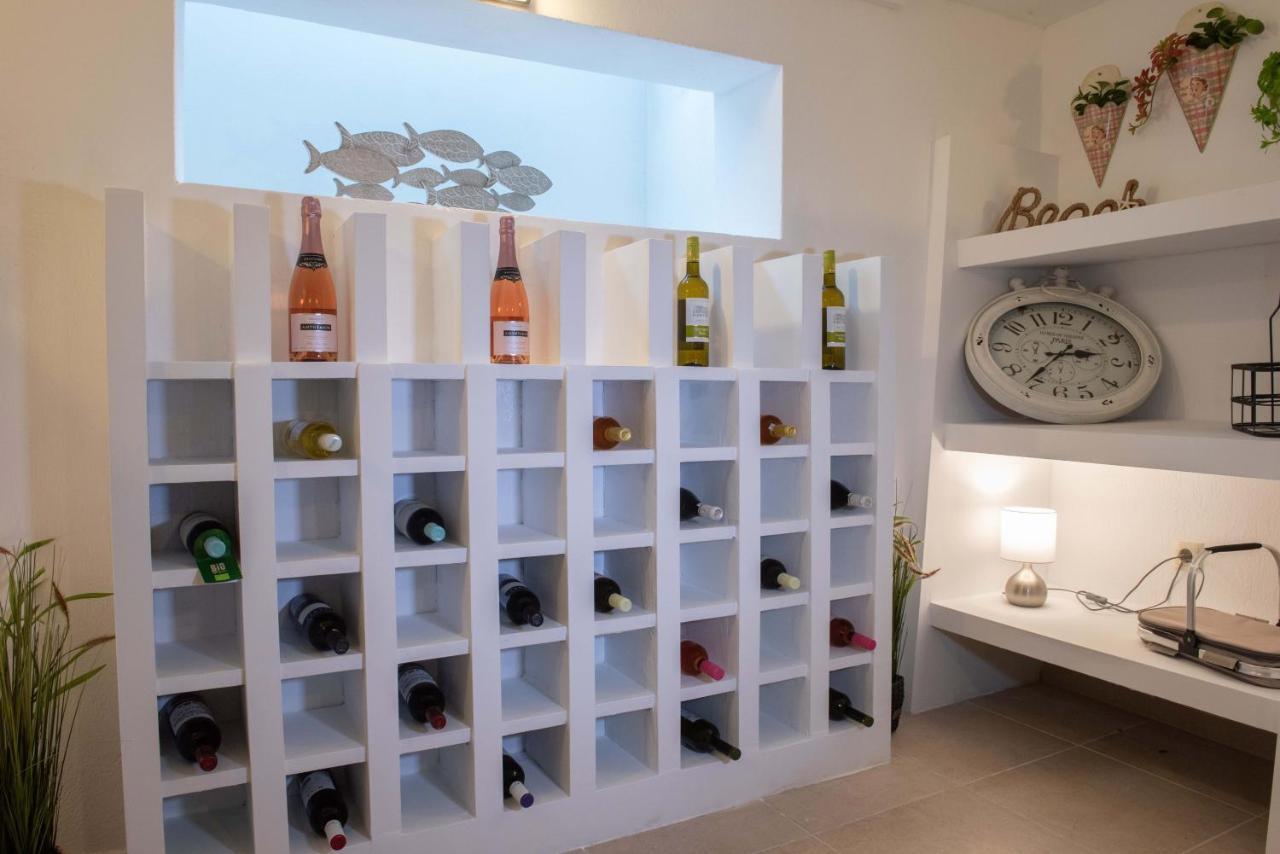 Dandy Villas - Private - Pool - Parking - Cellar Nea Roda Esterno foto