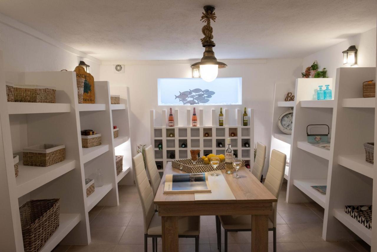 Dandy Villas - Private - Pool - Parking - Cellar Nea Roda Esterno foto