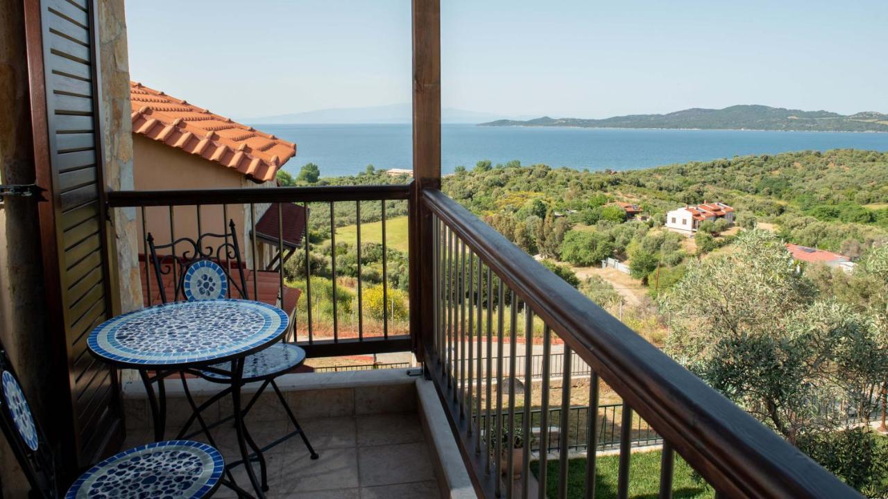 Dandy Villas - Private - Pool - Parking - Cellar Nea Roda Esterno foto