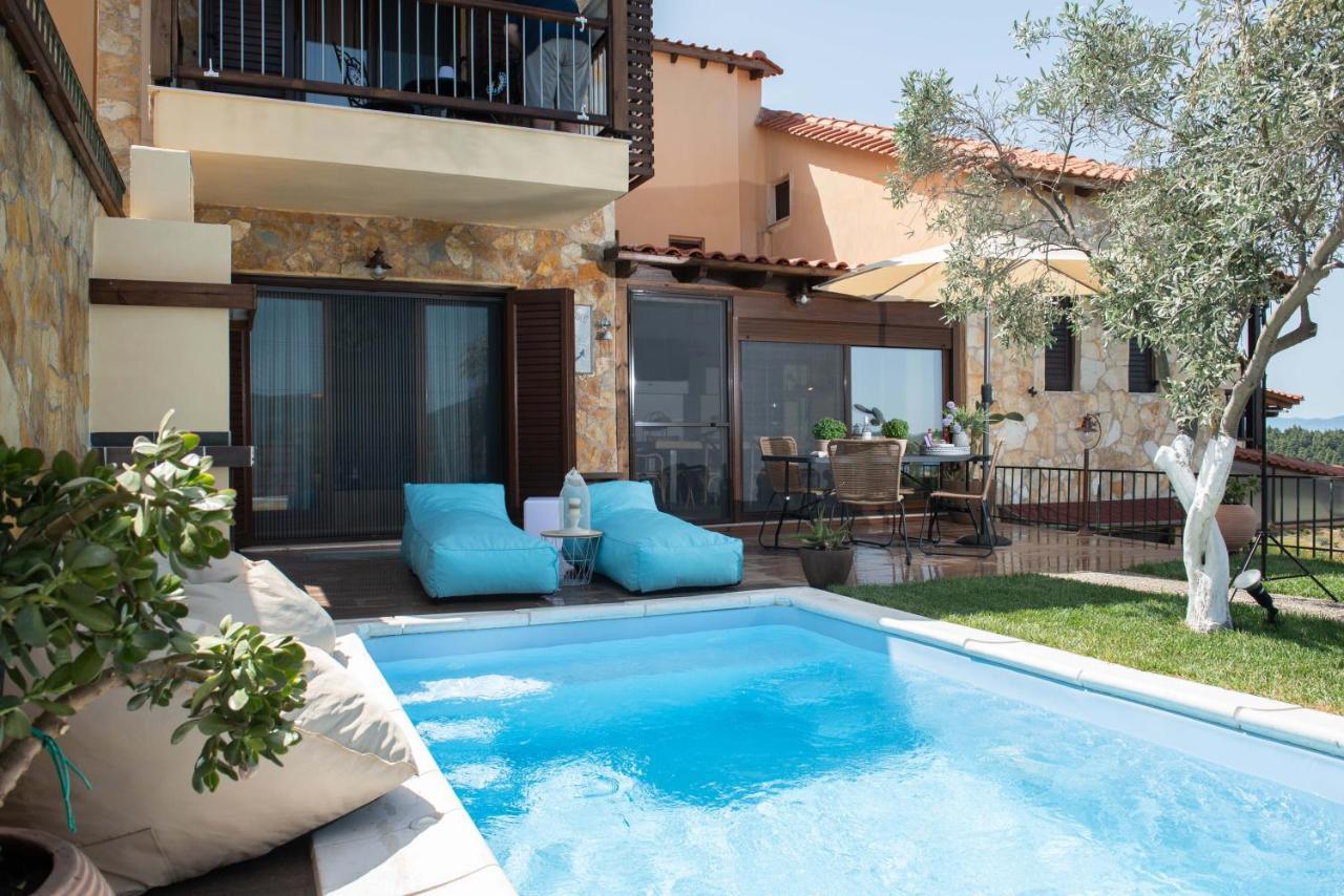 Dandy Villas - Private - Pool - Parking - Cellar Nea Roda Esterno foto
