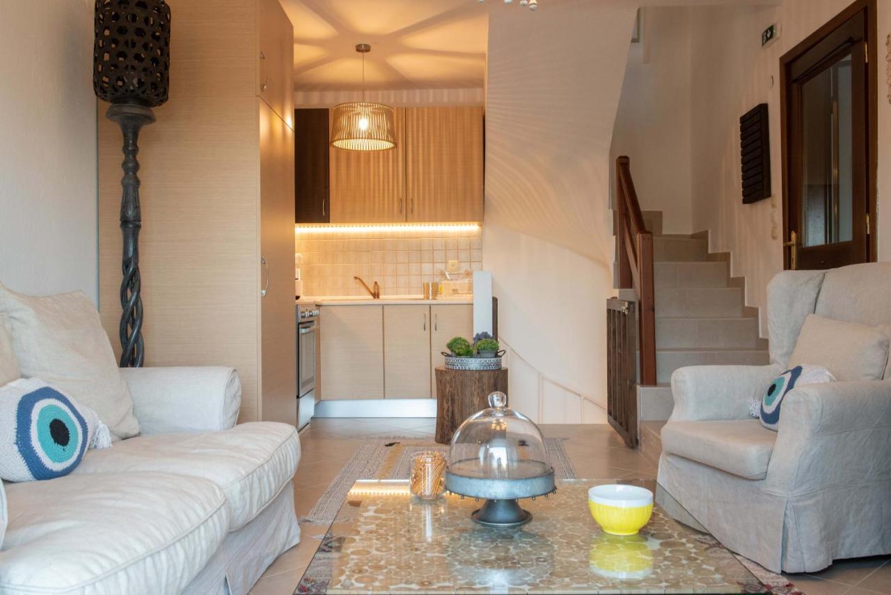 Dandy Villas - Private - Pool - Parking - Cellar Nea Roda Esterno foto