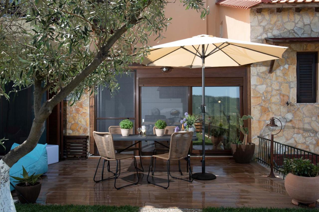 Dandy Villas - Private - Pool - Parking - Cellar Nea Roda Esterno foto