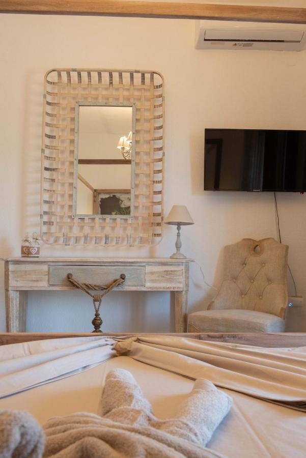 Dandy Villas - Private - Pool - Parking - Cellar Nea Roda Esterno foto