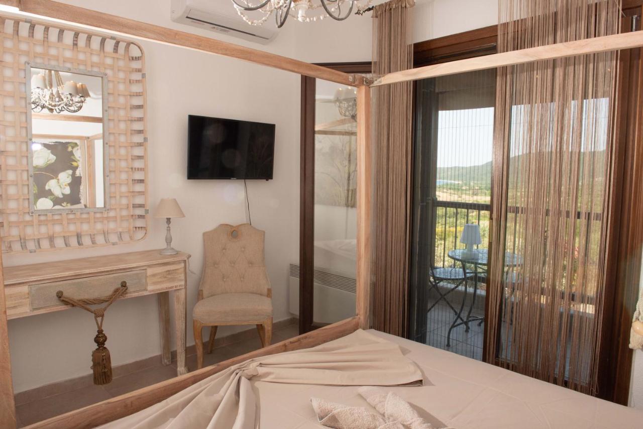 Dandy Villas - Private - Pool - Parking - Cellar Nea Roda Esterno foto